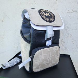 Michael Kors KENT Sporty Slingpack Tan